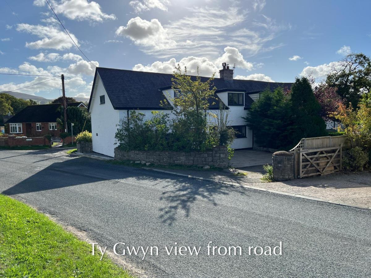 Ty Gwyn Holiday Cottage - Llanbedr Dyffryn Clwyd - Ruthin Exterior foto