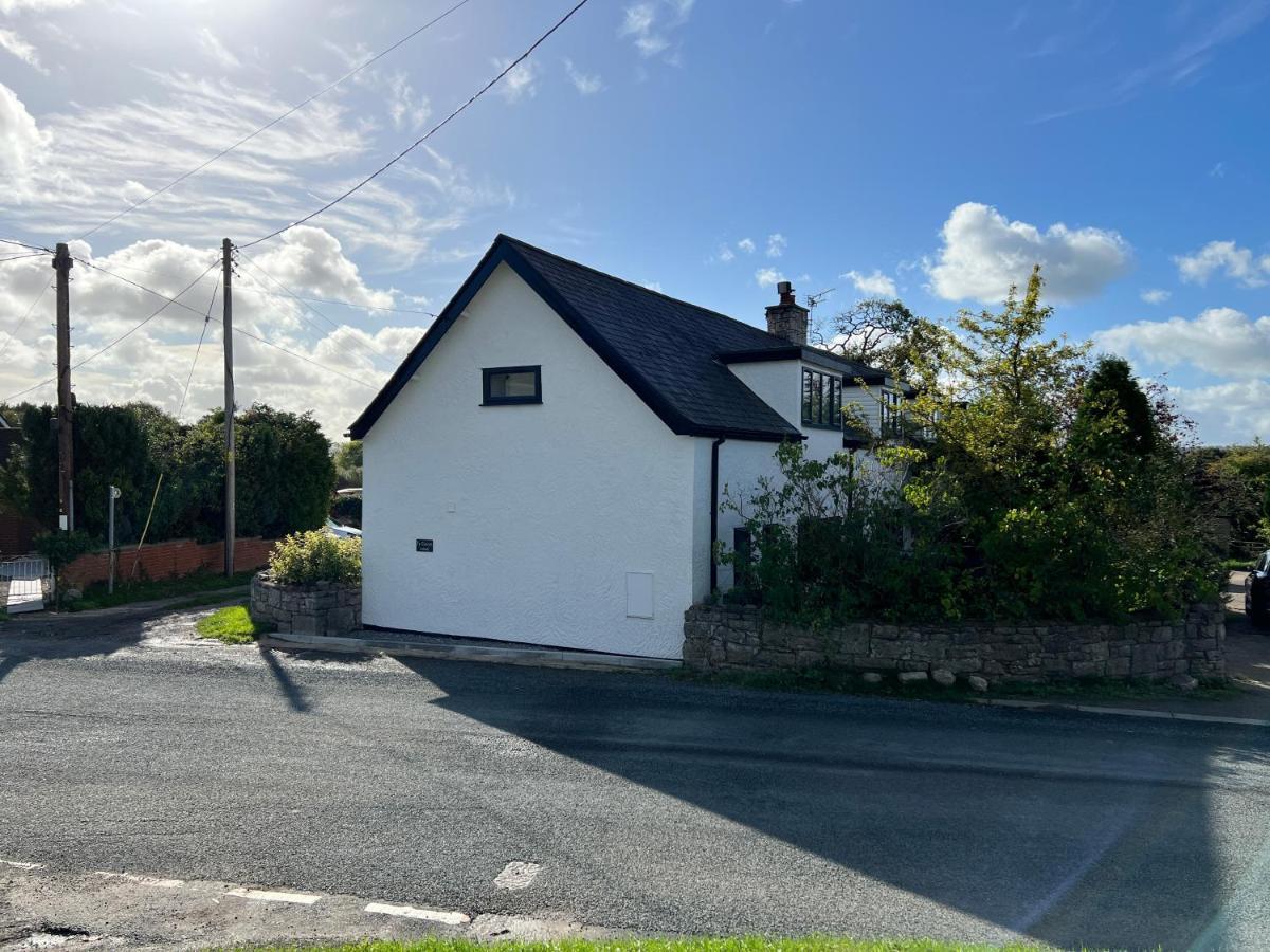 Ty Gwyn Holiday Cottage - Llanbedr Dyffryn Clwyd - Ruthin Exterior foto